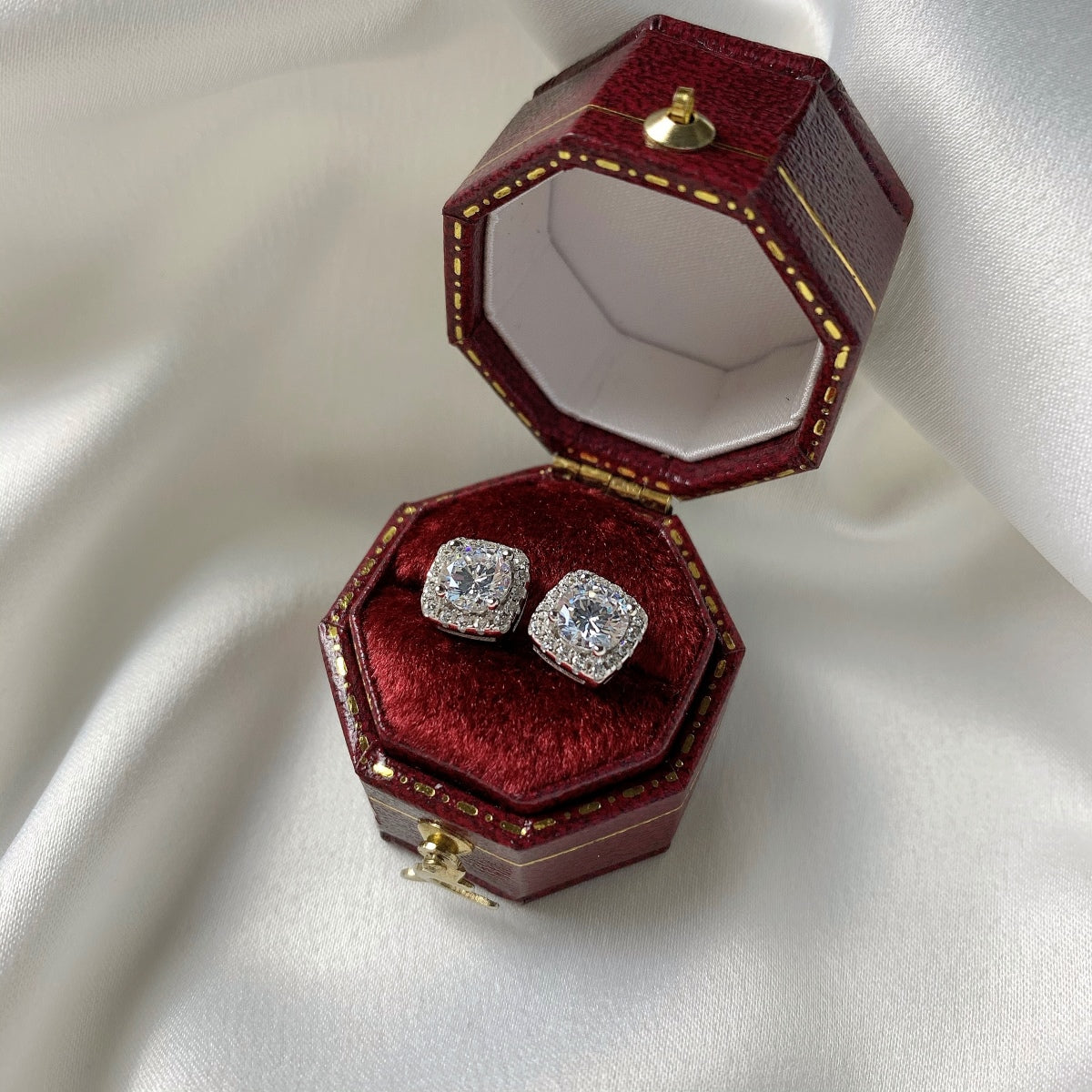 [Nova Jewelry]Classic Round Center Stone Stud Earrings