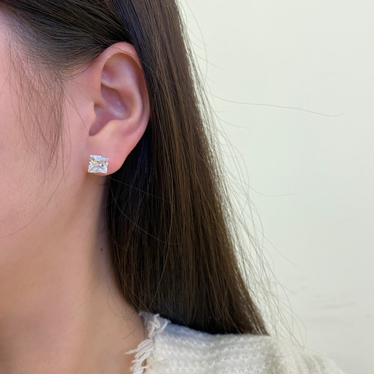 [Nova Jewelry]Stylish Shiny Square Center Stone Stud Earrings