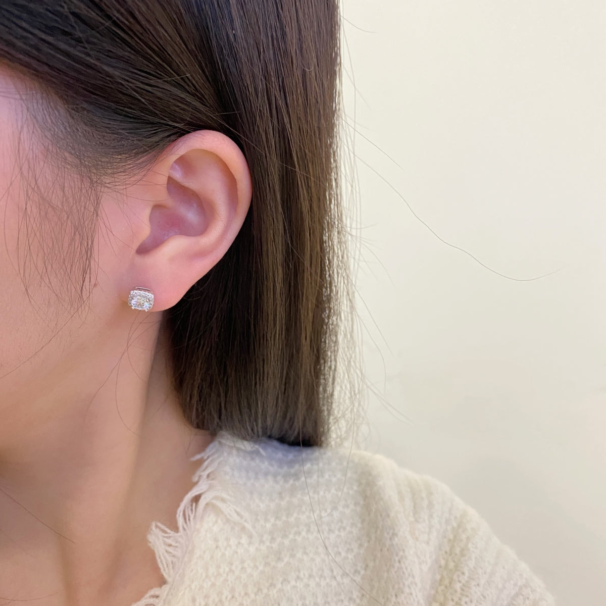 [Nova Jewelry]Classic Round Center Stone Stud Earrings