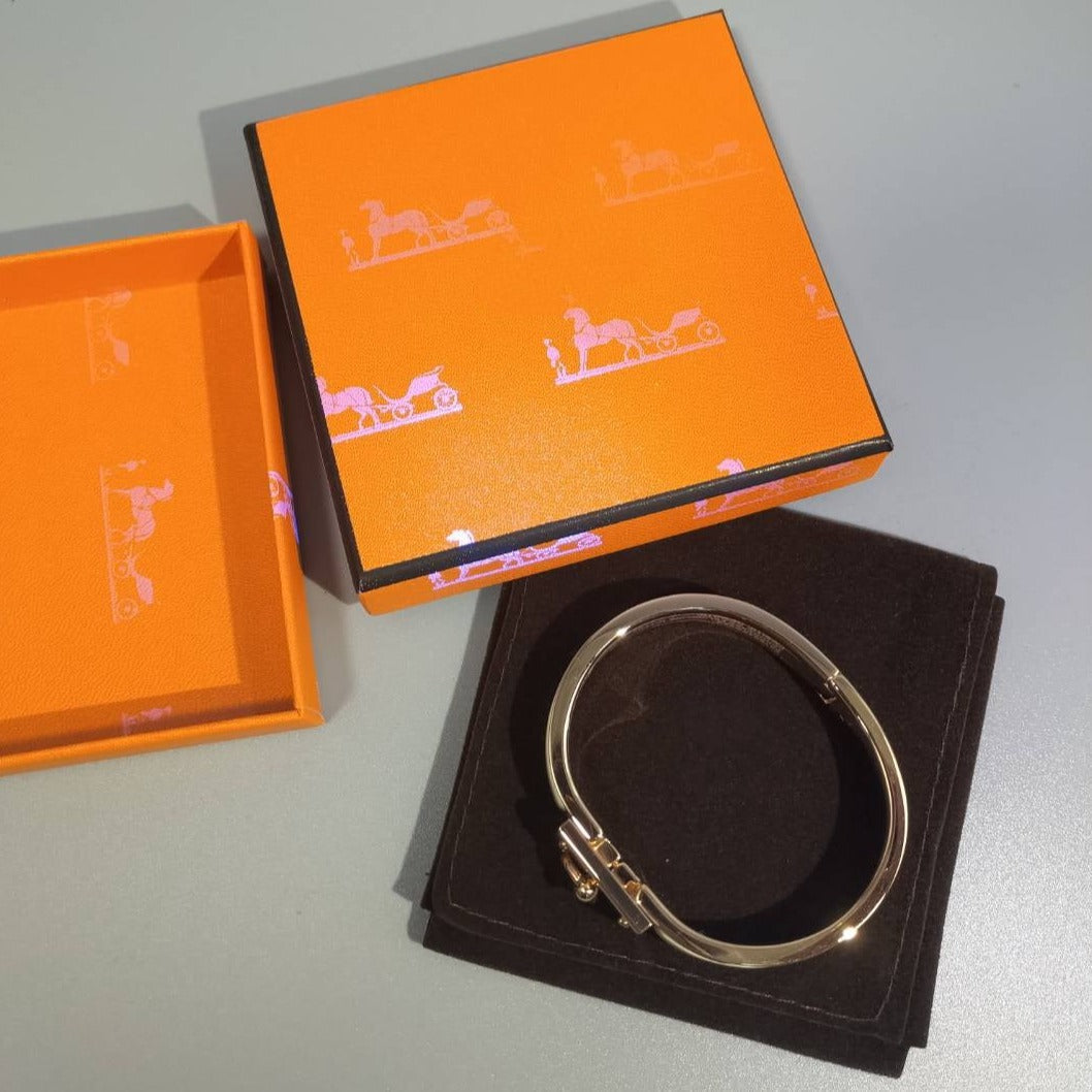 [BLUE TEARS]H GREY BRACELET