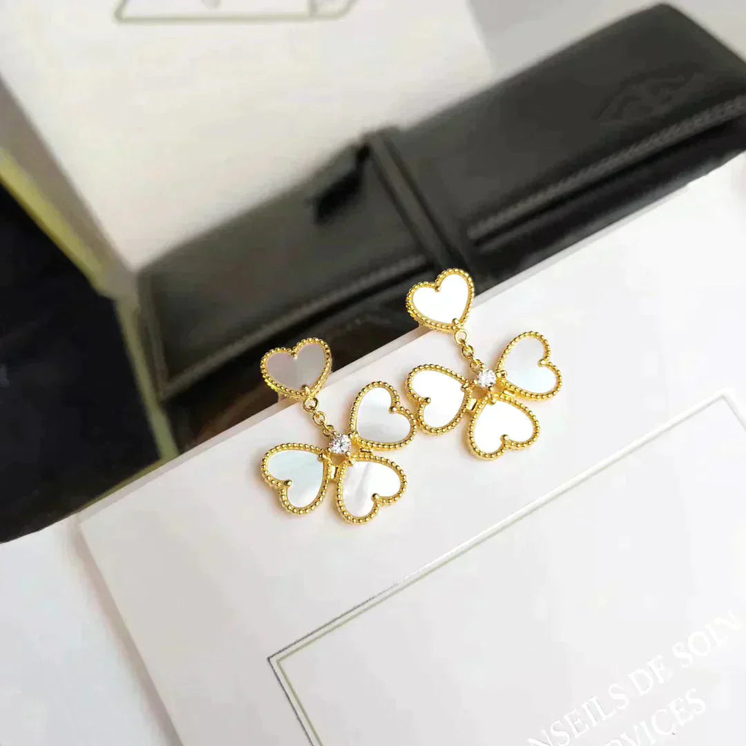 [BLUE TEARS]CLOVER SWEET WHITE MOP EARRINGS