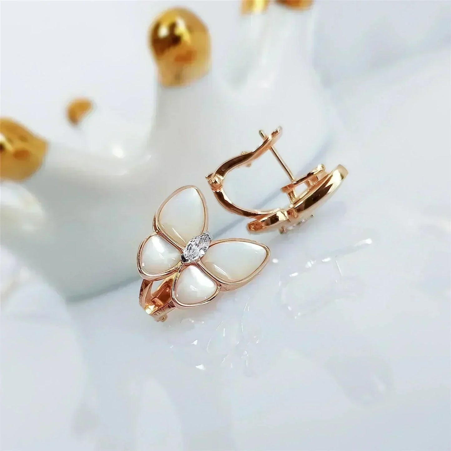 [BLUE TEARS]BUTTERFLY MOP DIAMOND EARRINGS