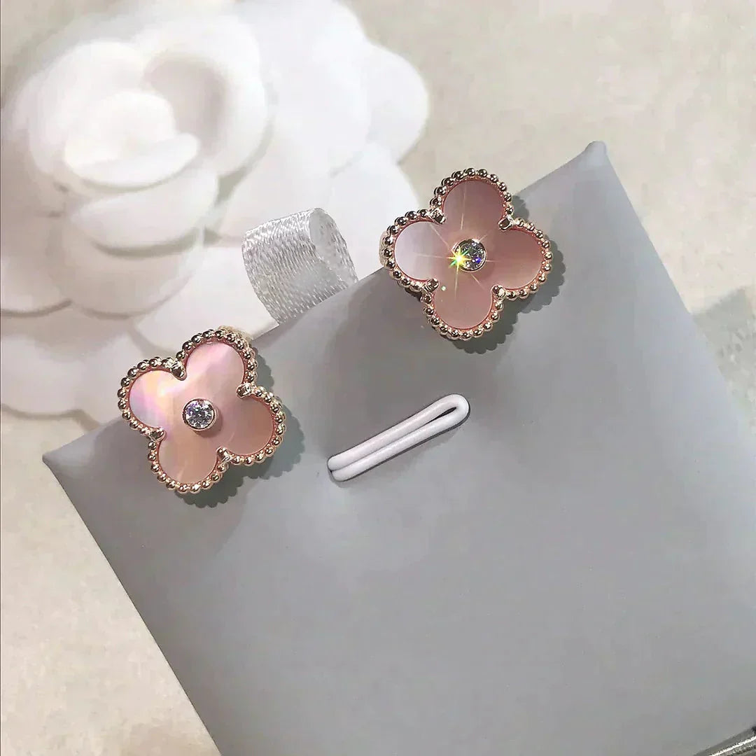 [BLUE TEARS]CLOVER MEDIUM 1 MOTIFS  PINK MOP DIAMOND EARRINGS