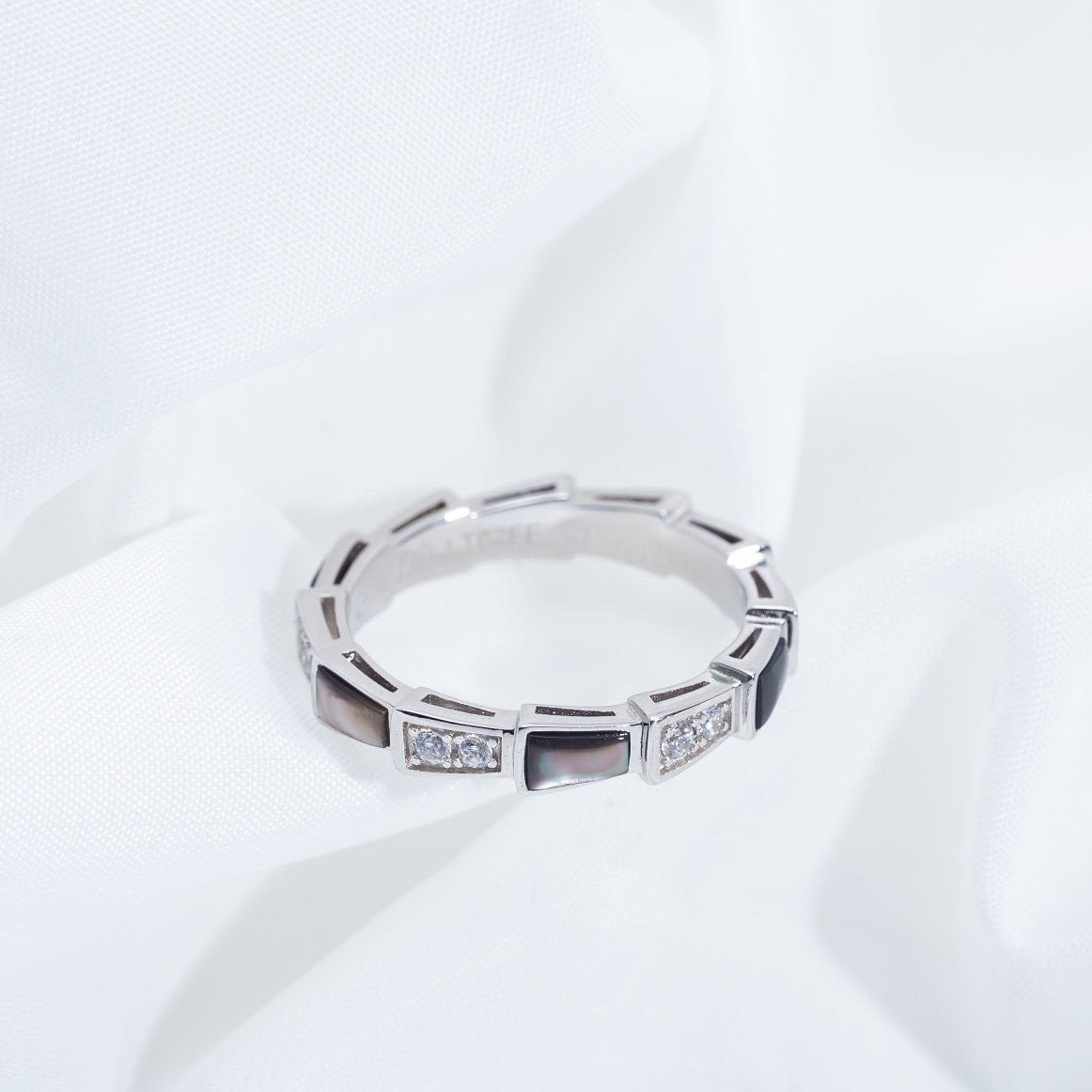 [BLUE TEARS]SERPENTI RING SILVER  DIAMOND BLACK MOP 3MM