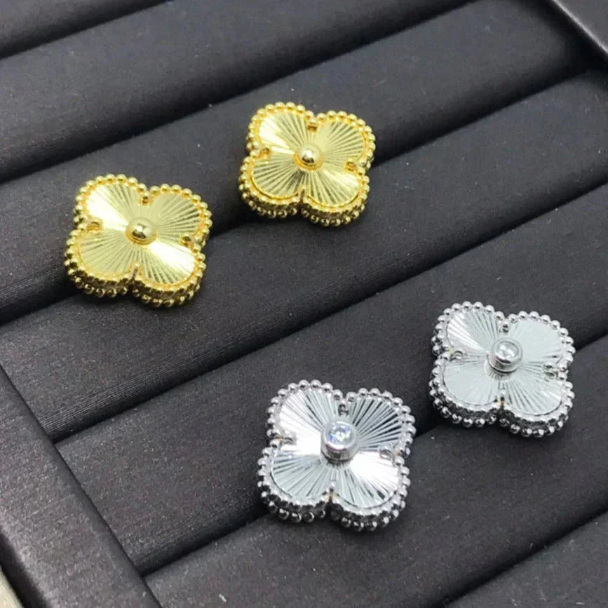 [BLUE TEARS]CLOVER MINI 9.5MM LASER EARRINGS