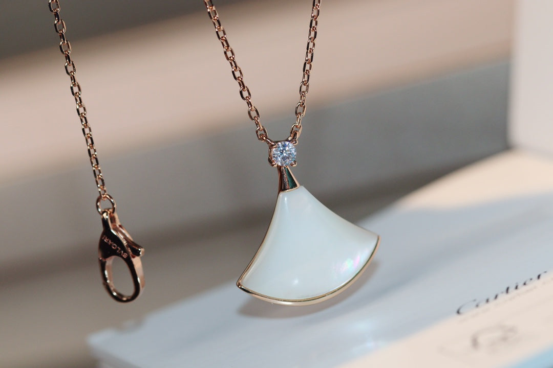 [BLUE TEARS]DREAM NECKLACE WHITE MOP PINK GOLD 1 DIAMOND