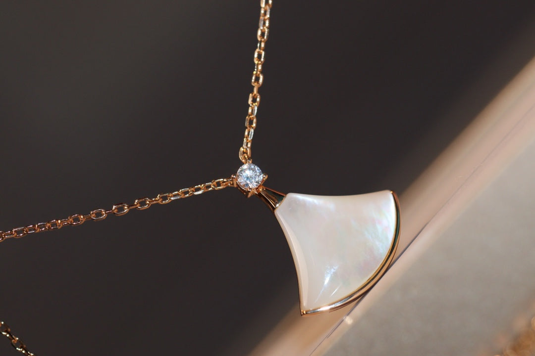 [BLUE TEARS]DREAM NECKLACE WHITE MOP PINK GOLD 1 DIAMOND