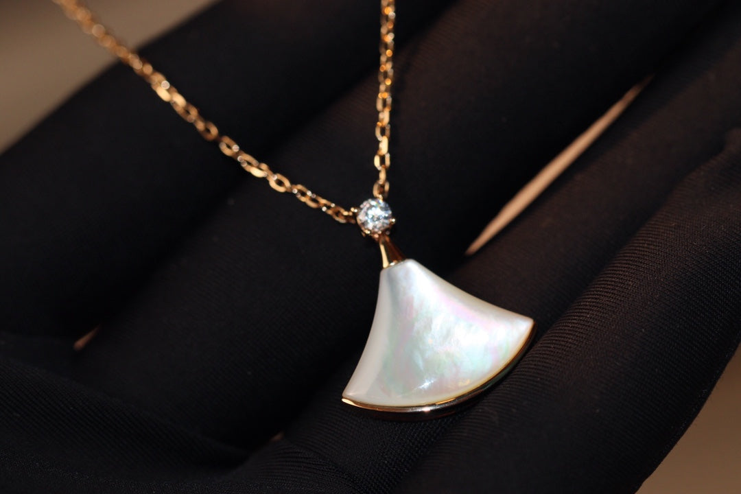 [BLUE TEARS]DREAM NECKLACE WHITE MOP PINK GOLD 1 DIAMOND