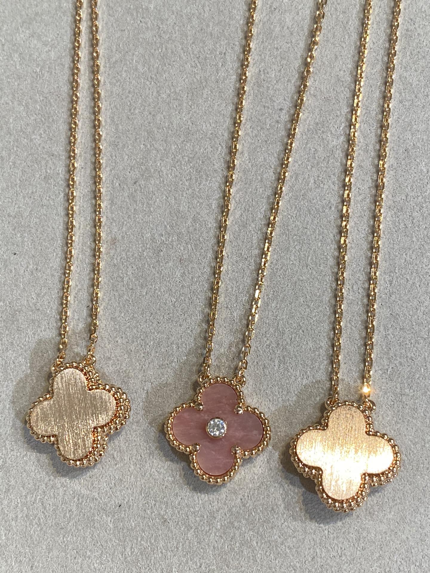 [BLUE TEARS]CLOVER 15MM DIAMOND RHODONITE NECKLACE