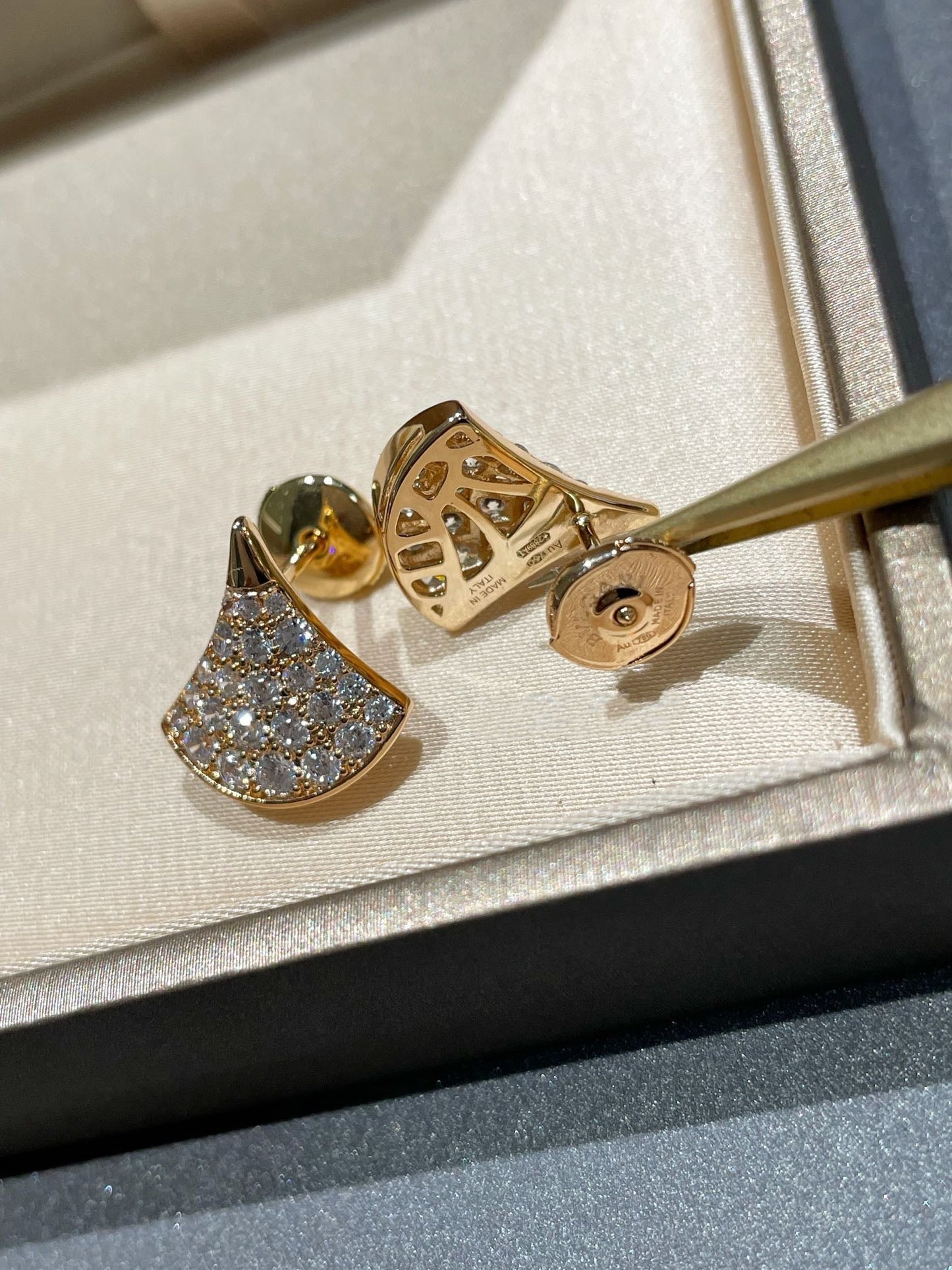 [BLUE TEARS]DREAM STUD EARRINGS DIAMOND