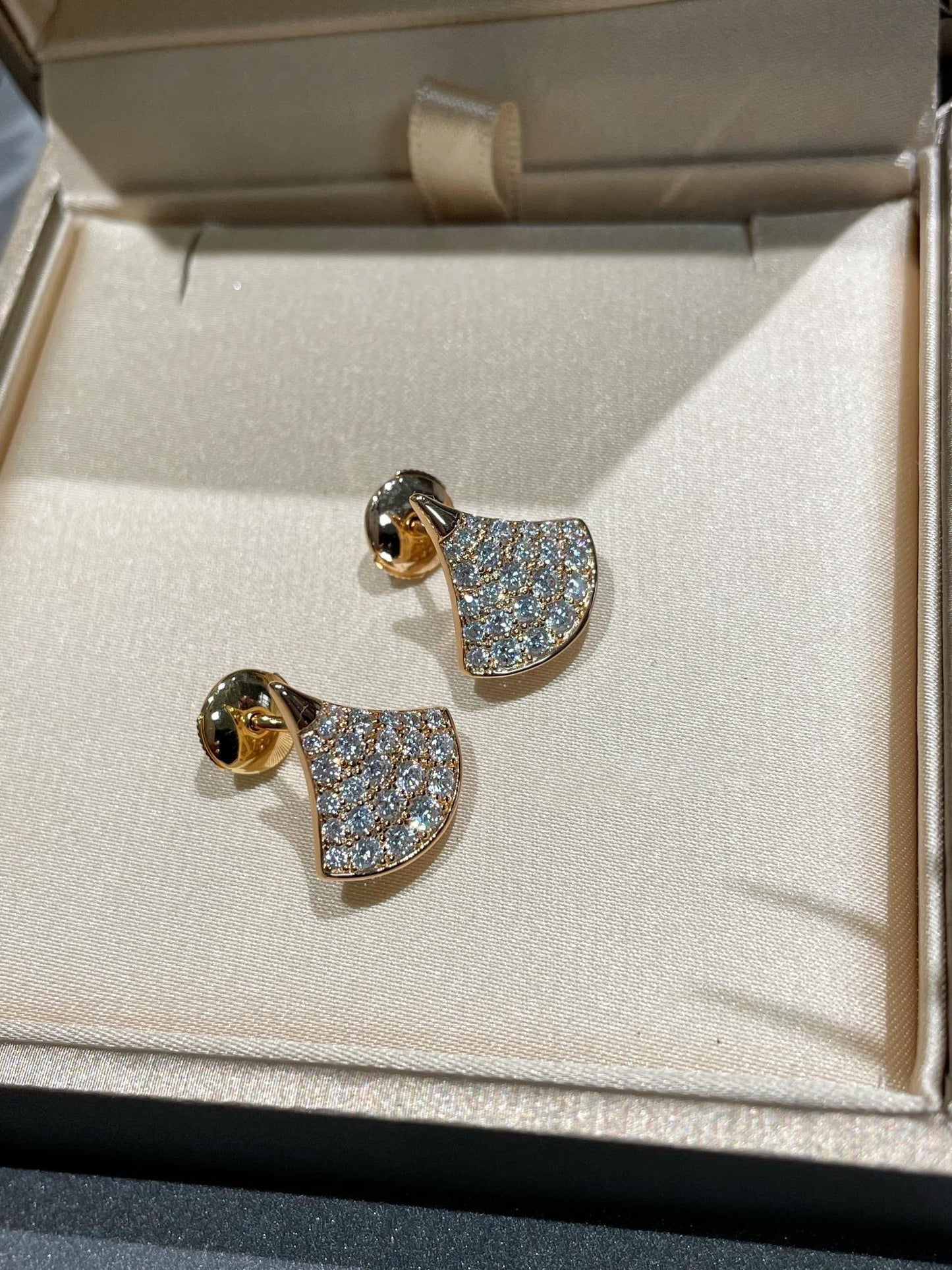 [BLUE TEARS]DREAM STUD EARRINGS DIAMOND