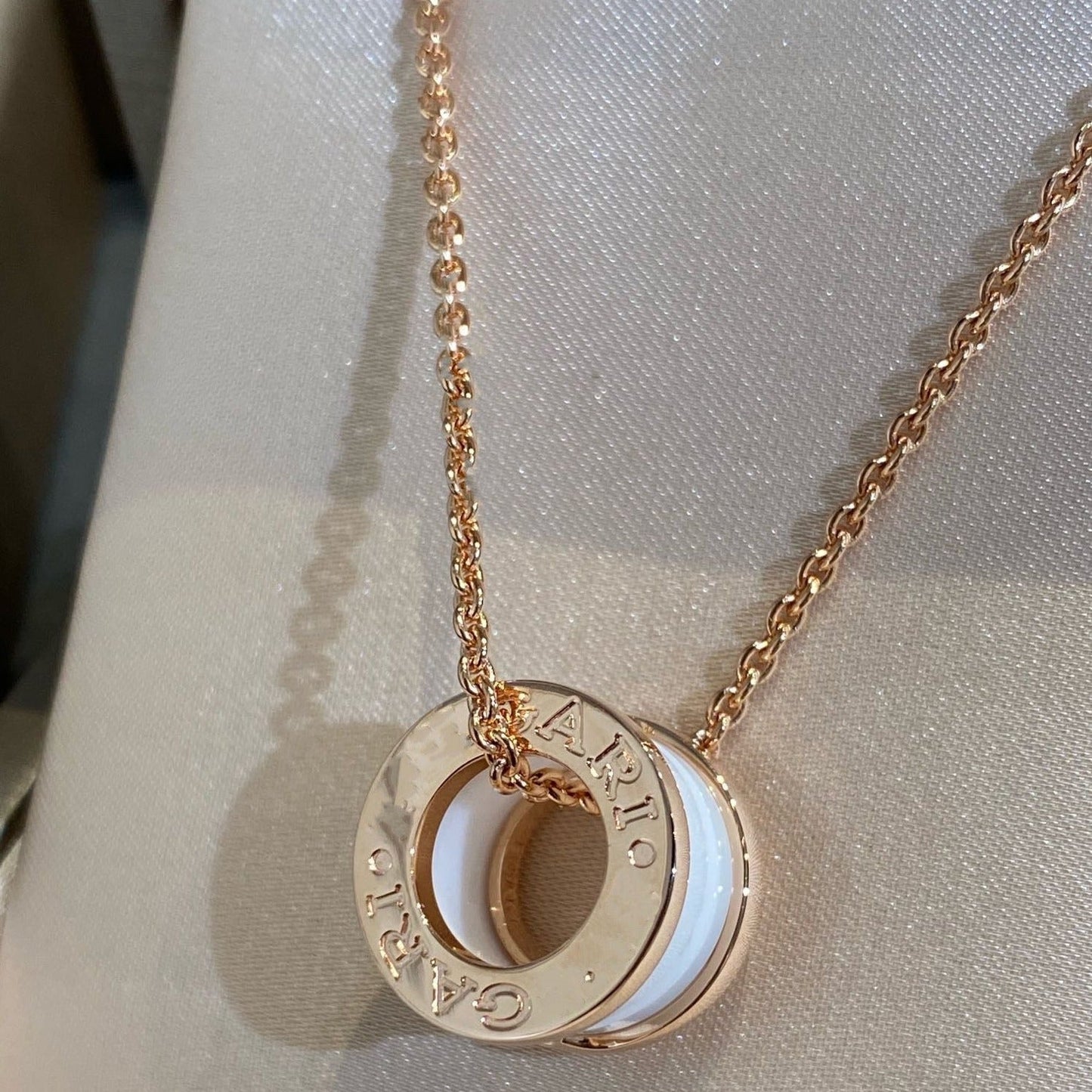 [BLUE TEARS]ZERO 1 WHITE CERAMIC PINK GOLD NECKLACE