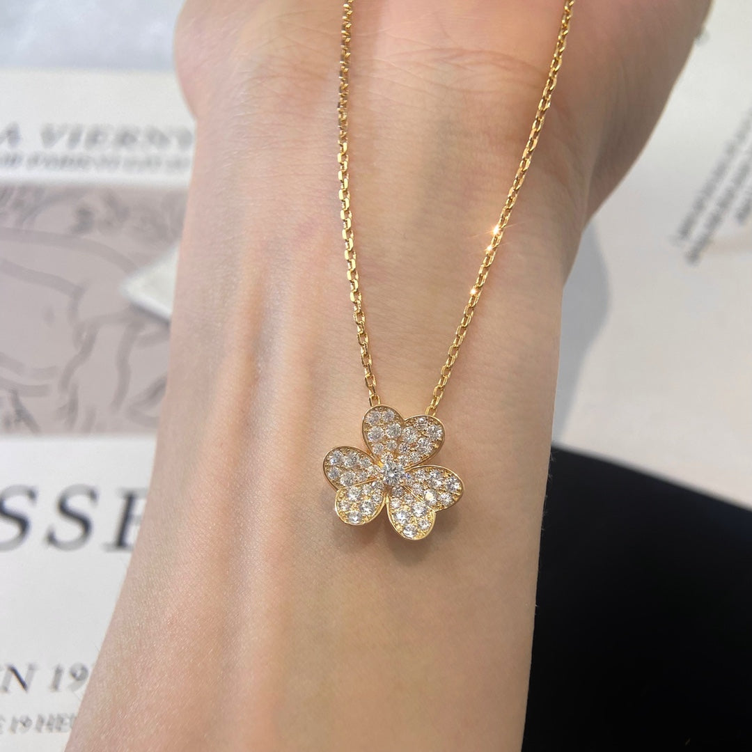 [BLUE TEARS]FLOWER DIAMOND NECKLACE