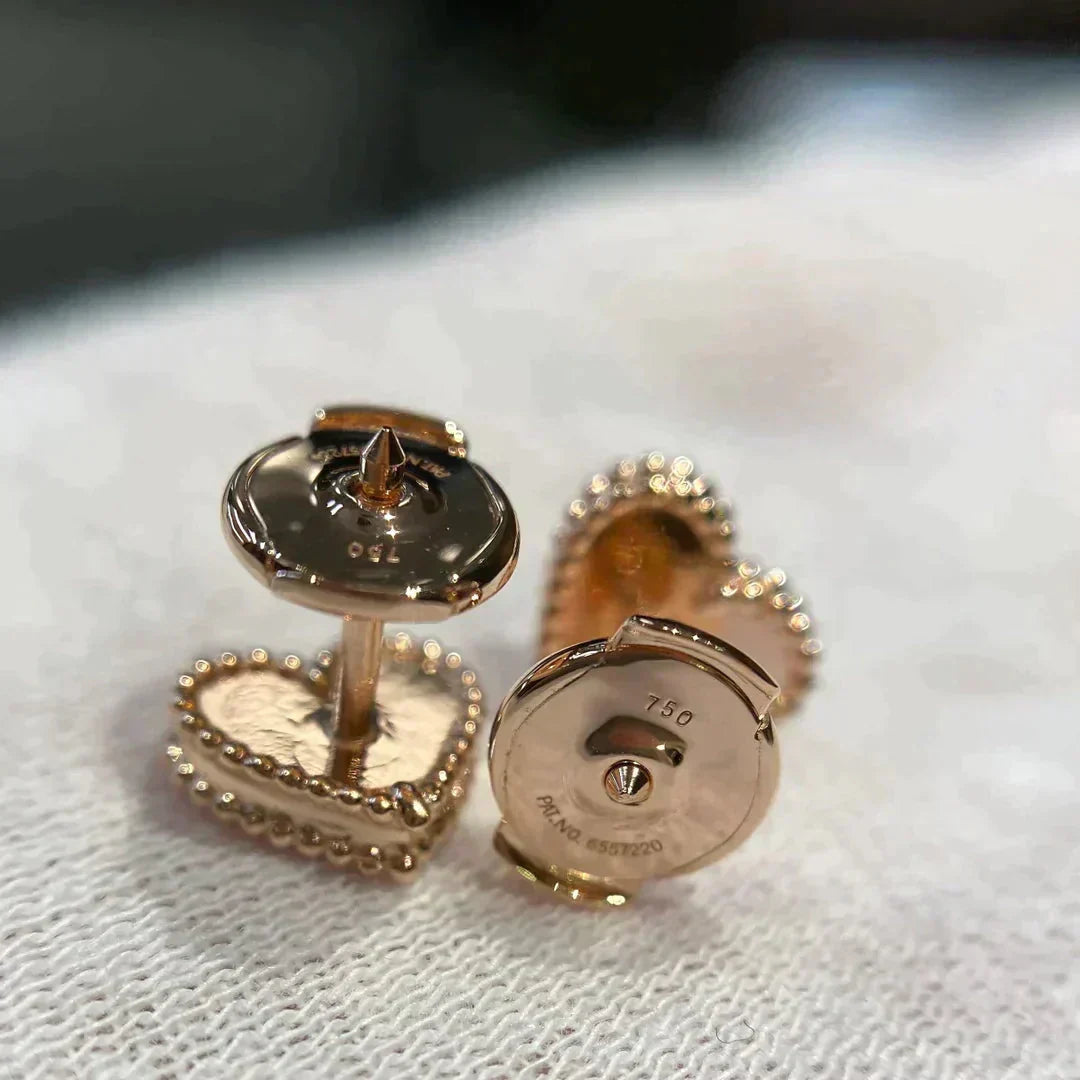 [BLUE TEARS]HEART CARNELIAN STUD EARRINGS