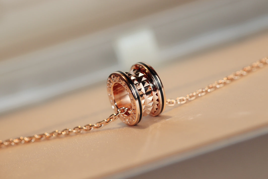 [BLUE TEARS]ZERO 1 ROCK PEDANT PINK GOLD BLACK NECKLACE