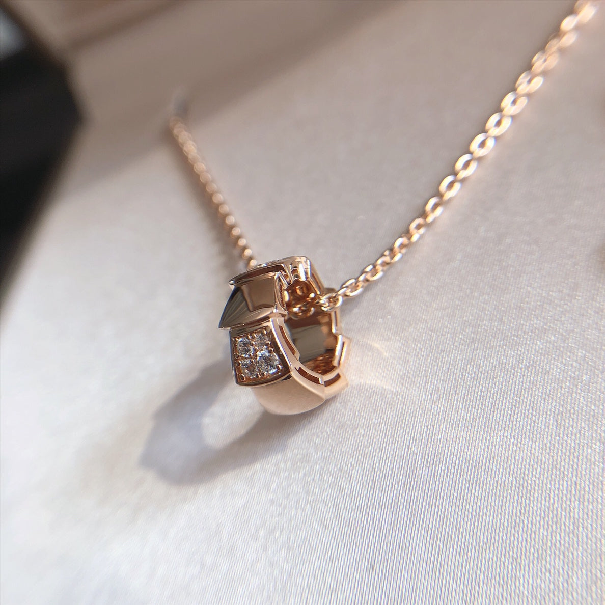 [BLUE TEARS]SERPENTI PEDANT DIAMOND PINK GOLD NECKLACE