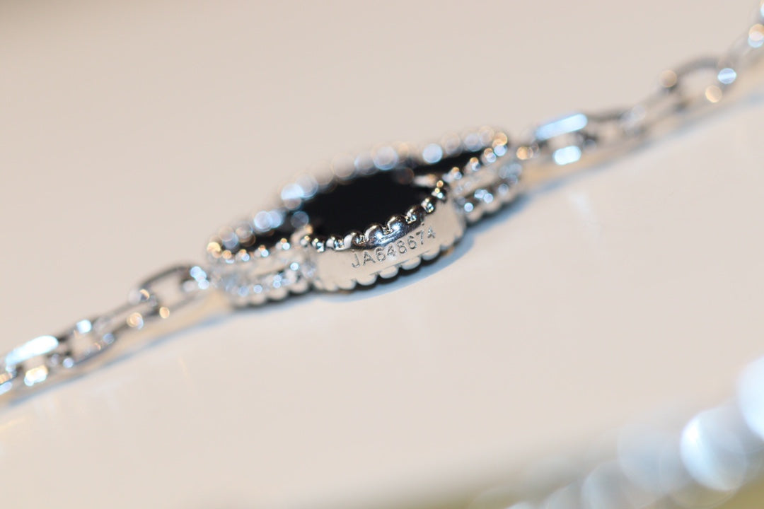 [BLUE TEARS]CLOVER 20 MOTIFS ONYX DIAMOND SILVER
