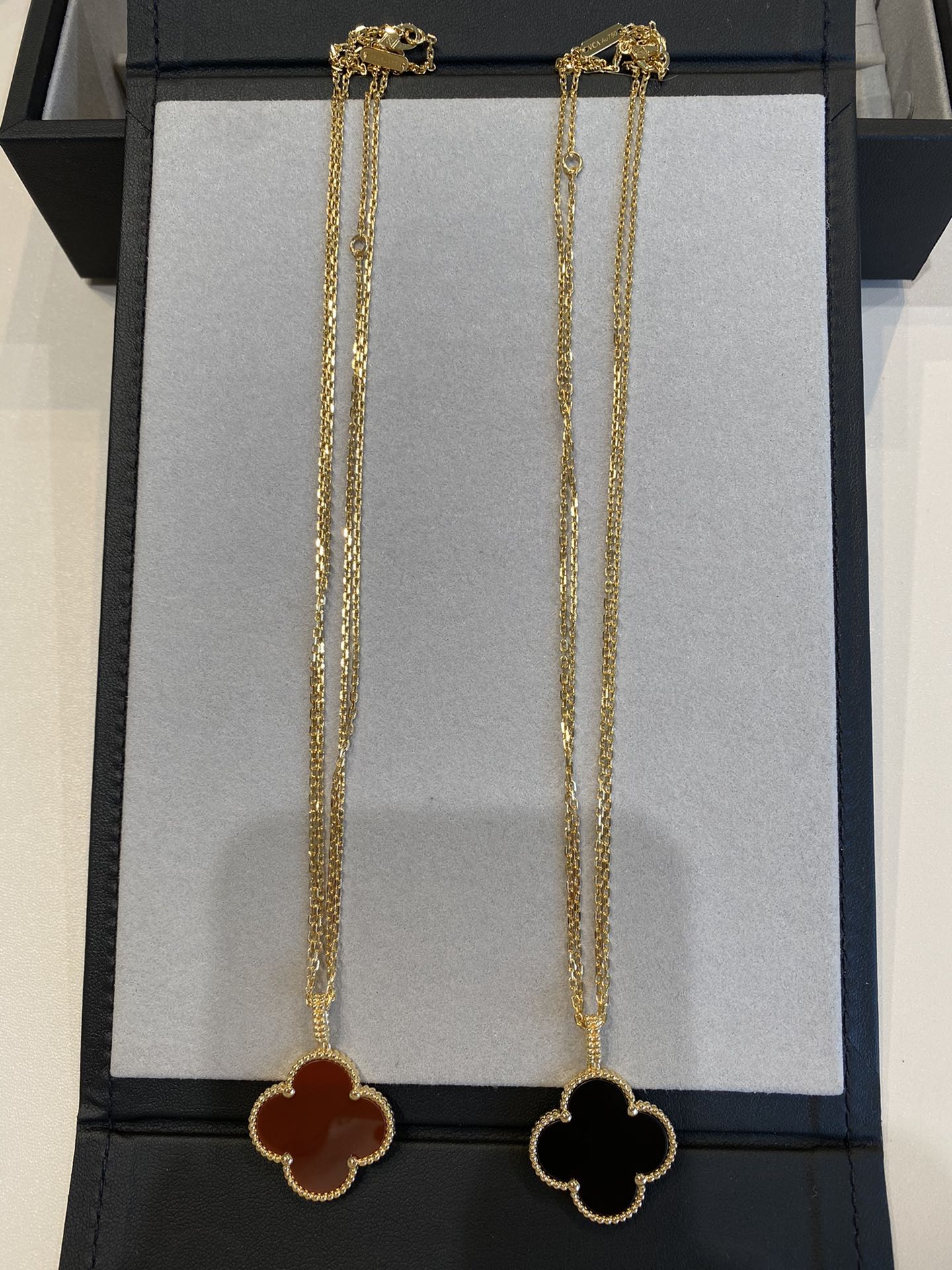 [BLUE TEARS]CLOVER 25MM NECKLACE GOLD CARNELIAN