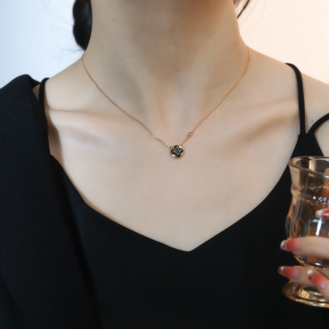 [BLUE TEARS]SUN PEDANT PINK GOLD 1 DIAMOND NECKLACE