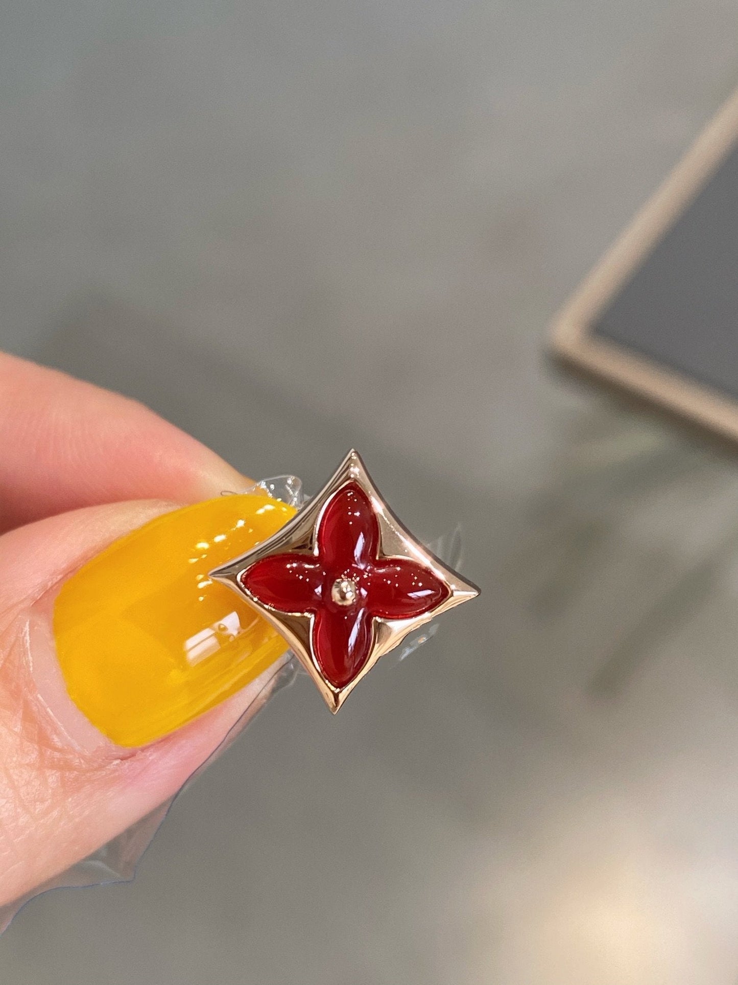 [BLUE TEARS]STAR AND SUN PINK GOLD CARNELIAN STUD EARRINGS