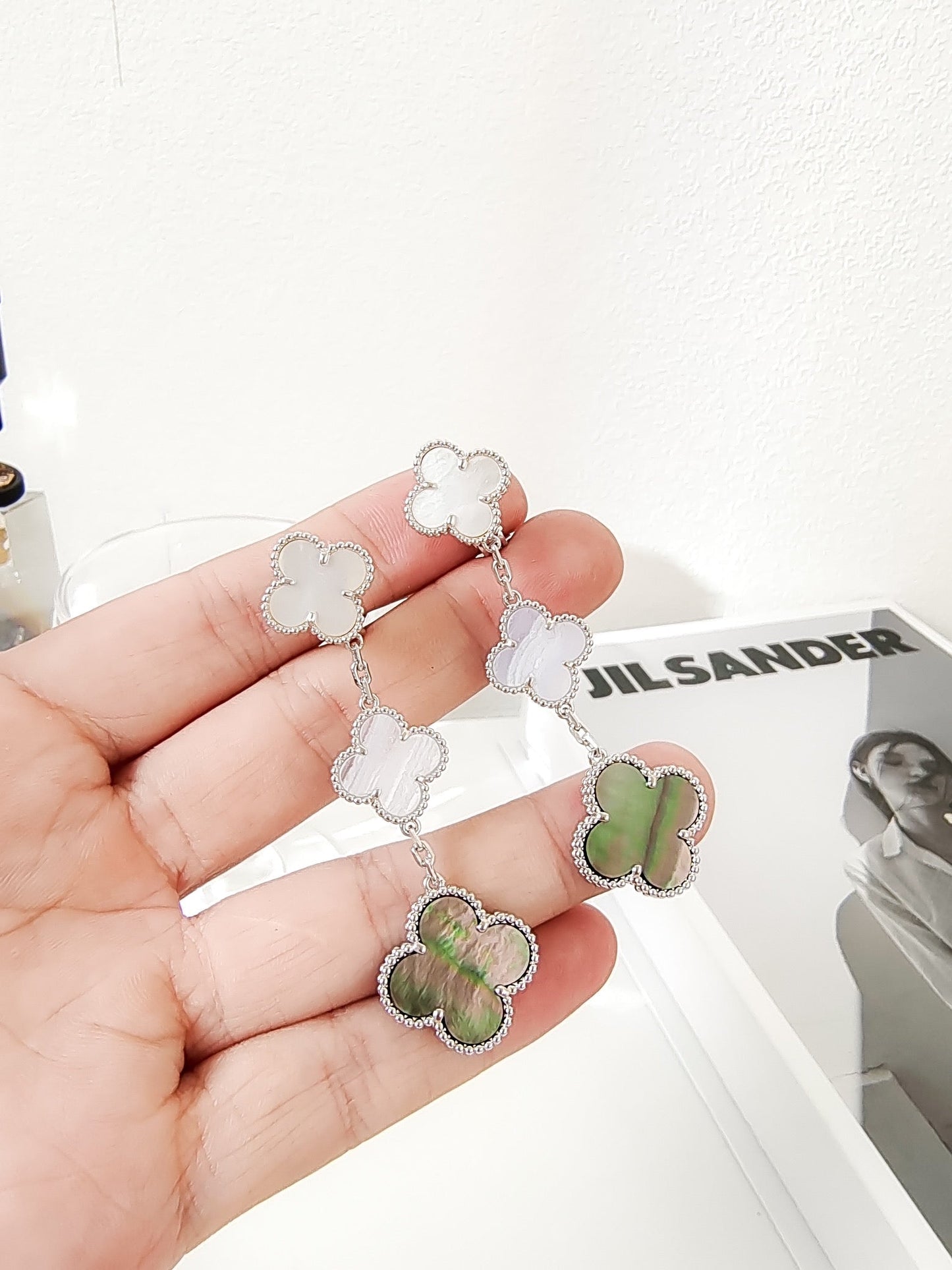 [BLUE TEARS]CLOVER 3 MOTIFS CHALCEDONY DARK MOP SILVER EARRINGS