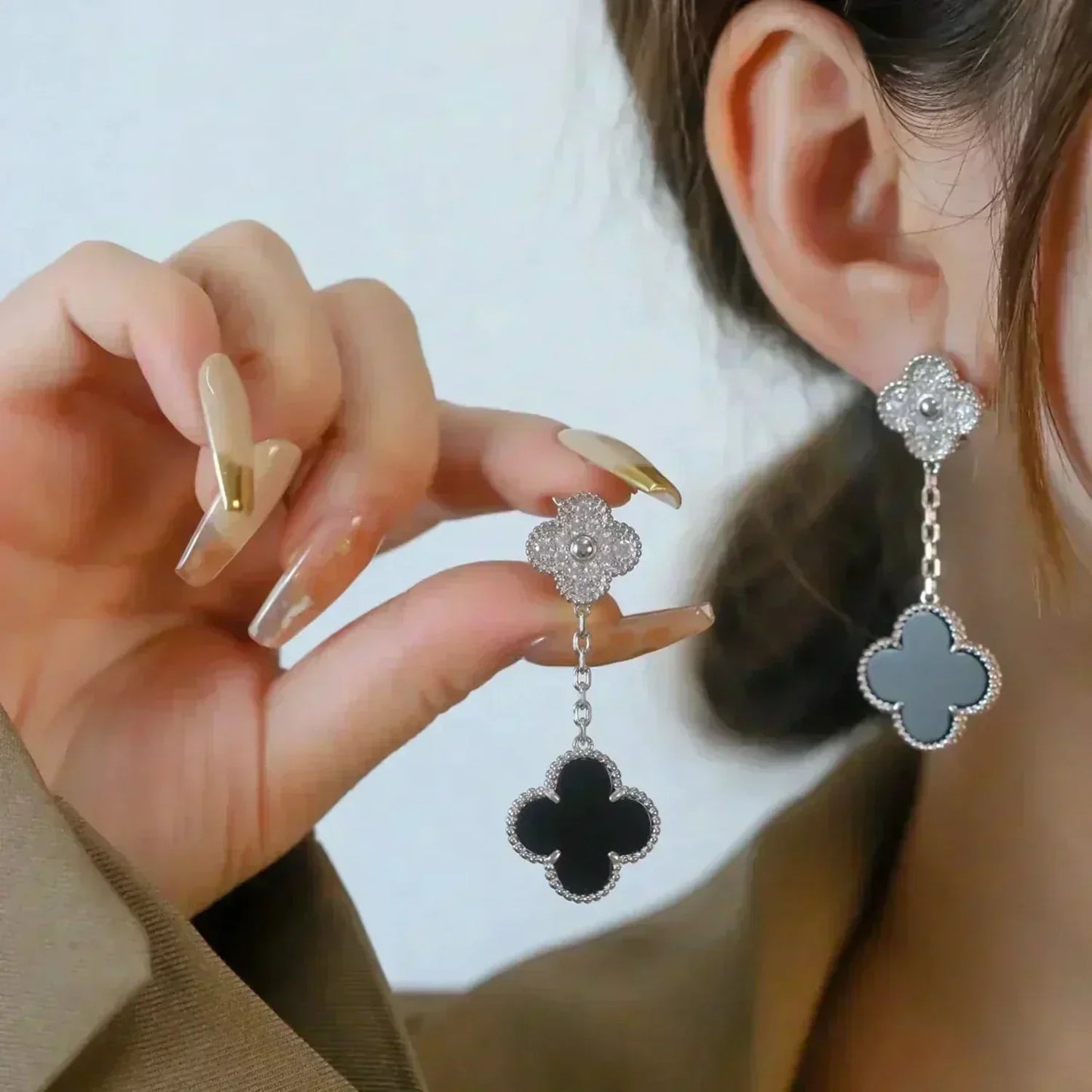 [BLUE TEARS]CLOVER 2 MOTIFS  DIAMOND ONYX EARRINGS SILVER
