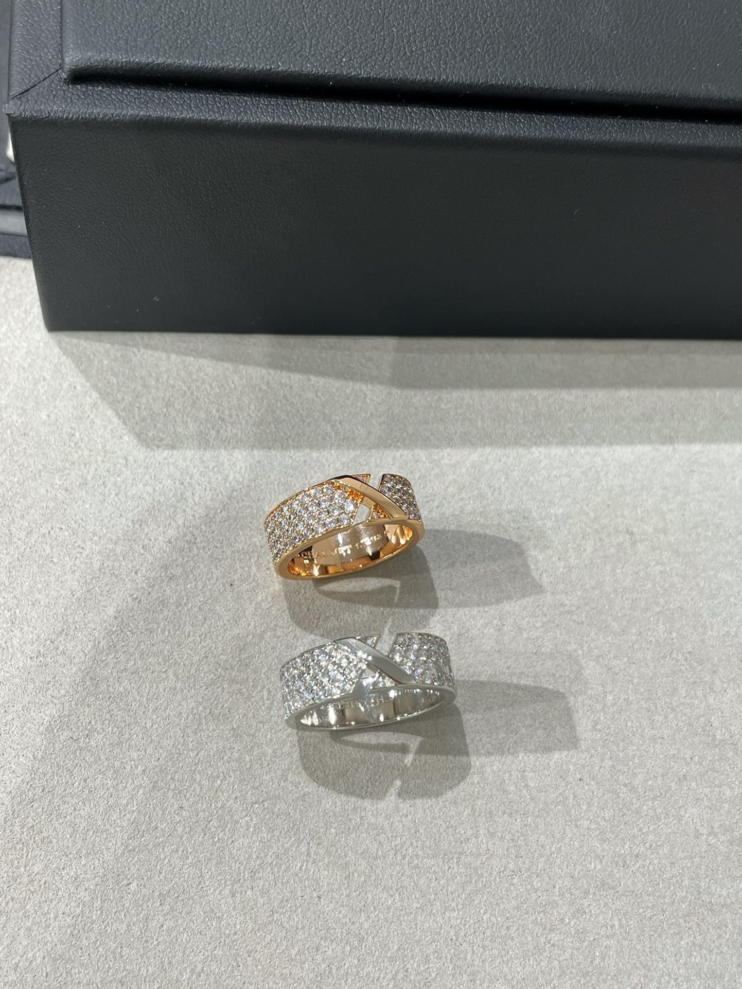 [BLUE TEARS]LIENS EVIDENCE  DIAMOND PAVED RING