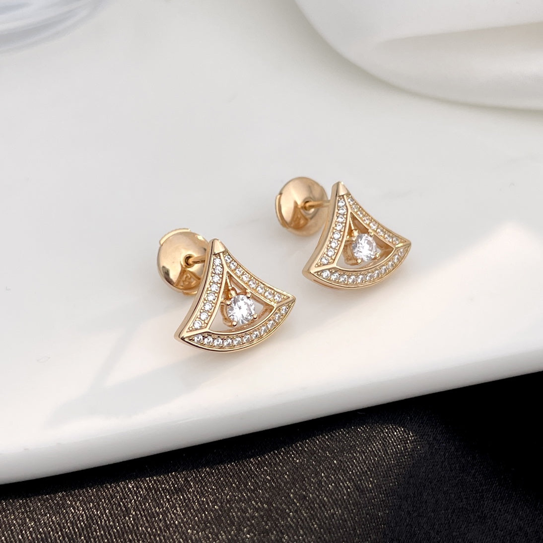 [BLUE TEARS]DREAM MINI DIAMOND STUD EARRINGS
