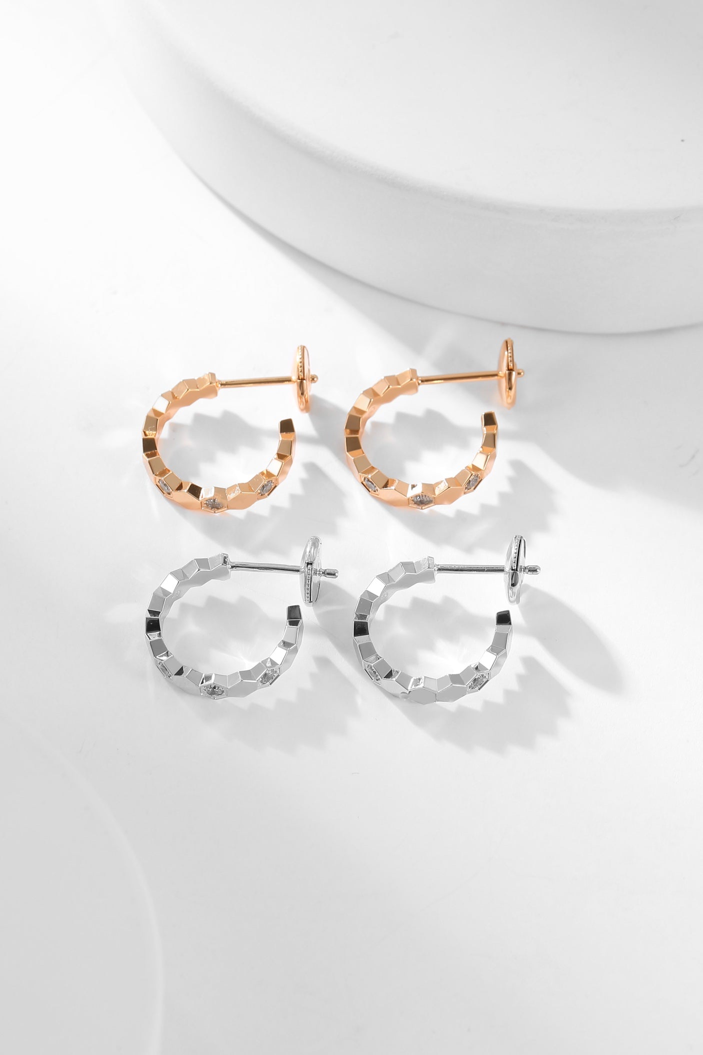 [BLUE TEARS]BEE LOVE DIAMOND HOOP EARRINGS