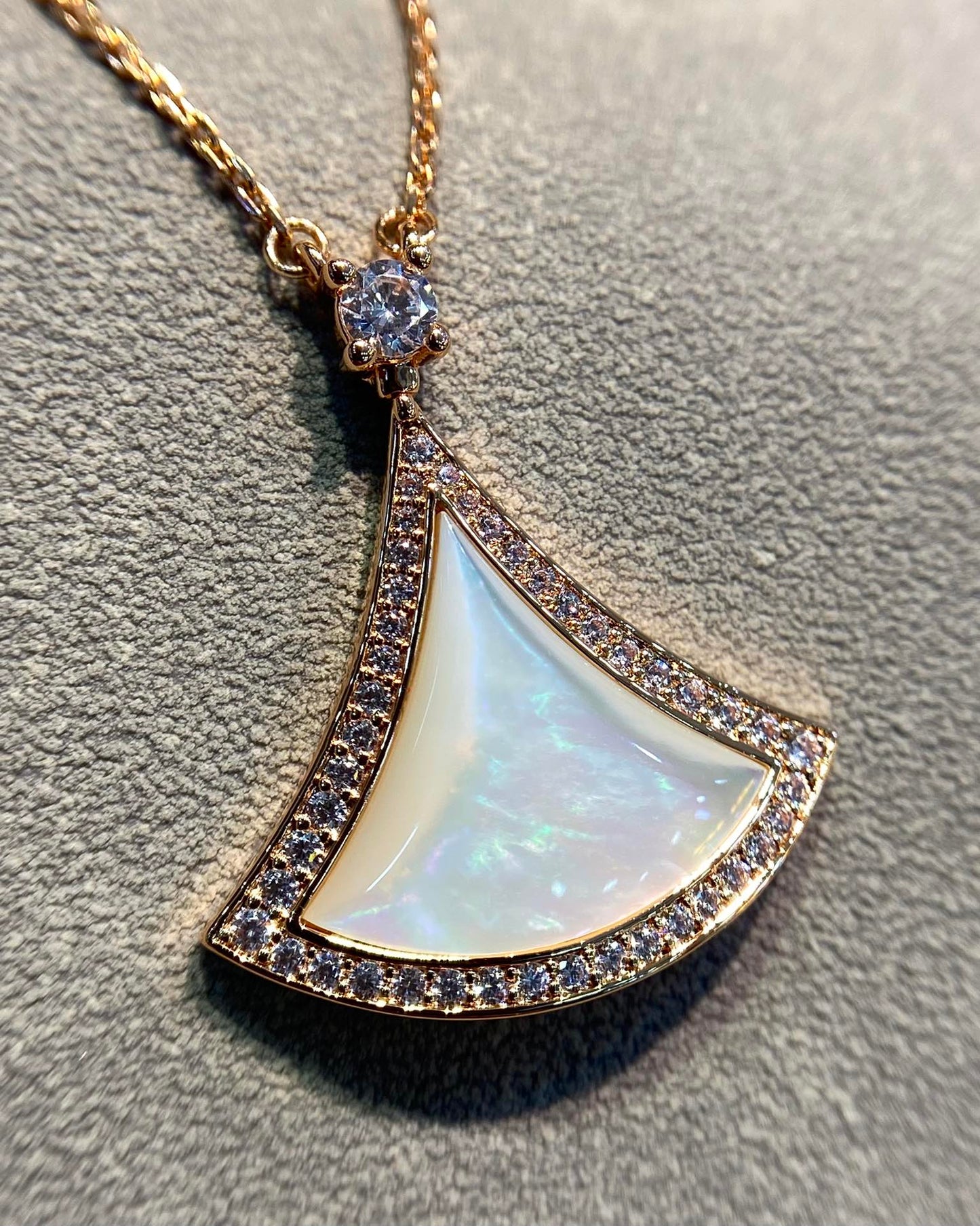 [BLUE TEARS]DREAM MOP DIAMOND PAVED PINK GOLD NECKLACE