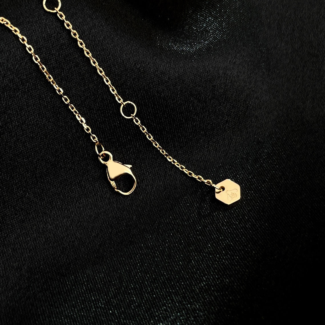 [BLUE TEARS]BEE MINI NECKLACE