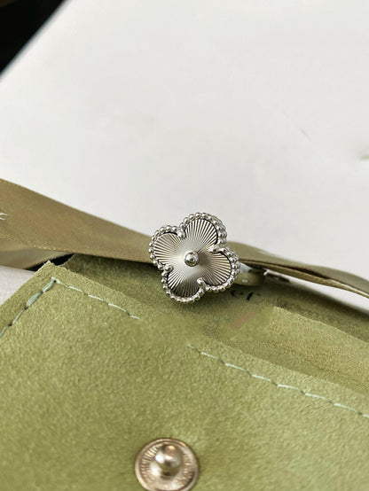 [BLUE TEARS]CLOVER SILVER RING