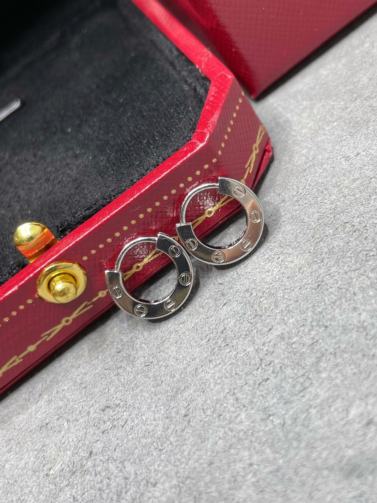 [BLUE TEARS]LOVE MINI EARRINGS