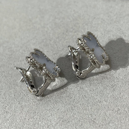 [BLUE TEARS]CLOVER CHALCEDONY SILVER STUD EARRINGS