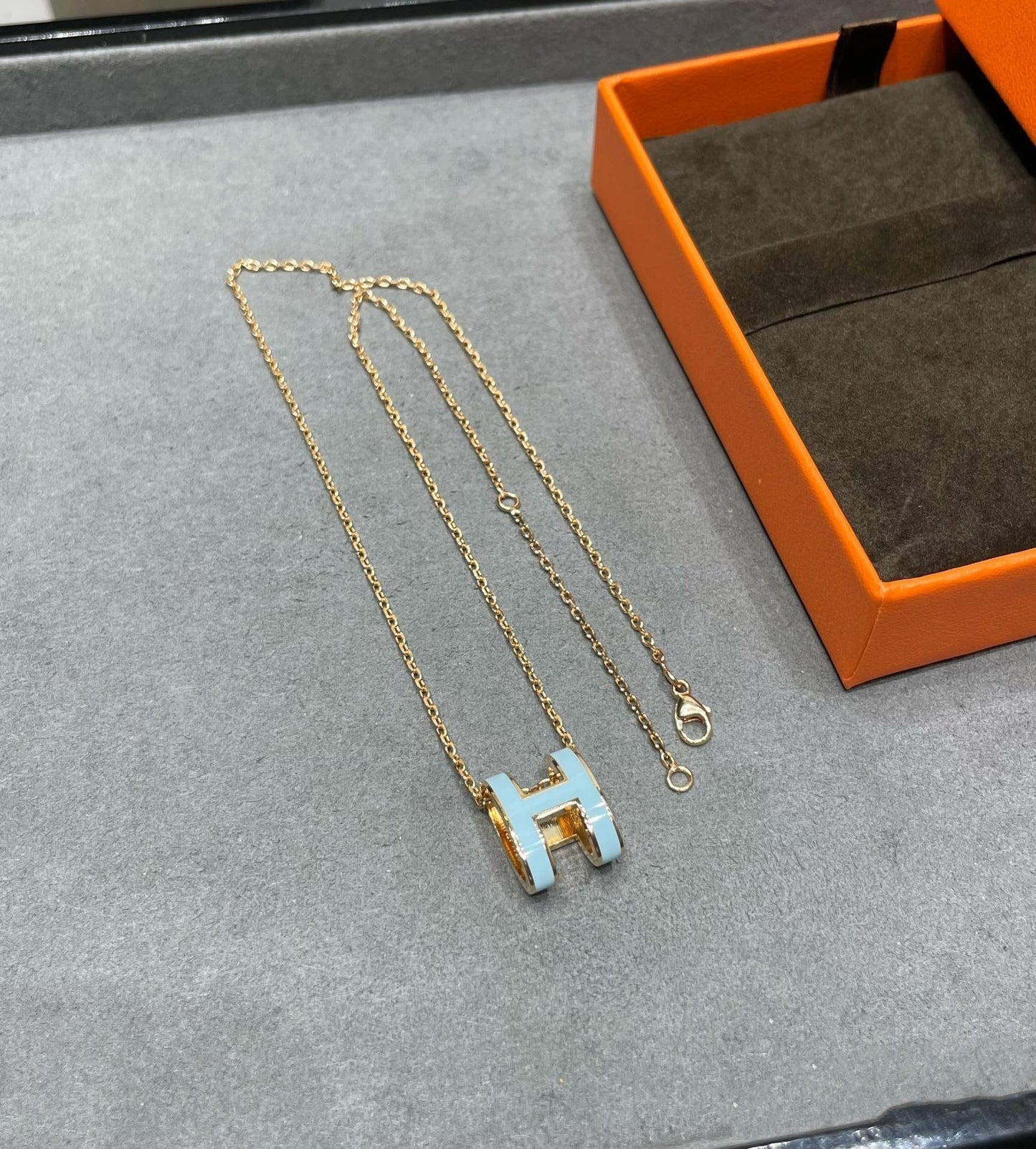 [BLUE TEARS]POP H SKY BLUE NECKLACE