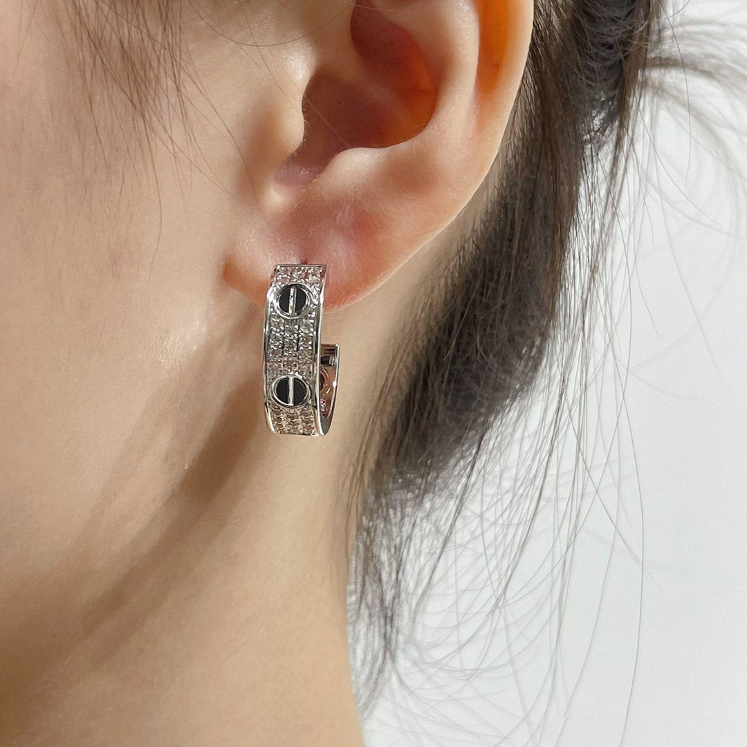 [Blue Tears Jewelry]LOVE CERAMIC DIAMOND PAVED SILVER EARRINGS