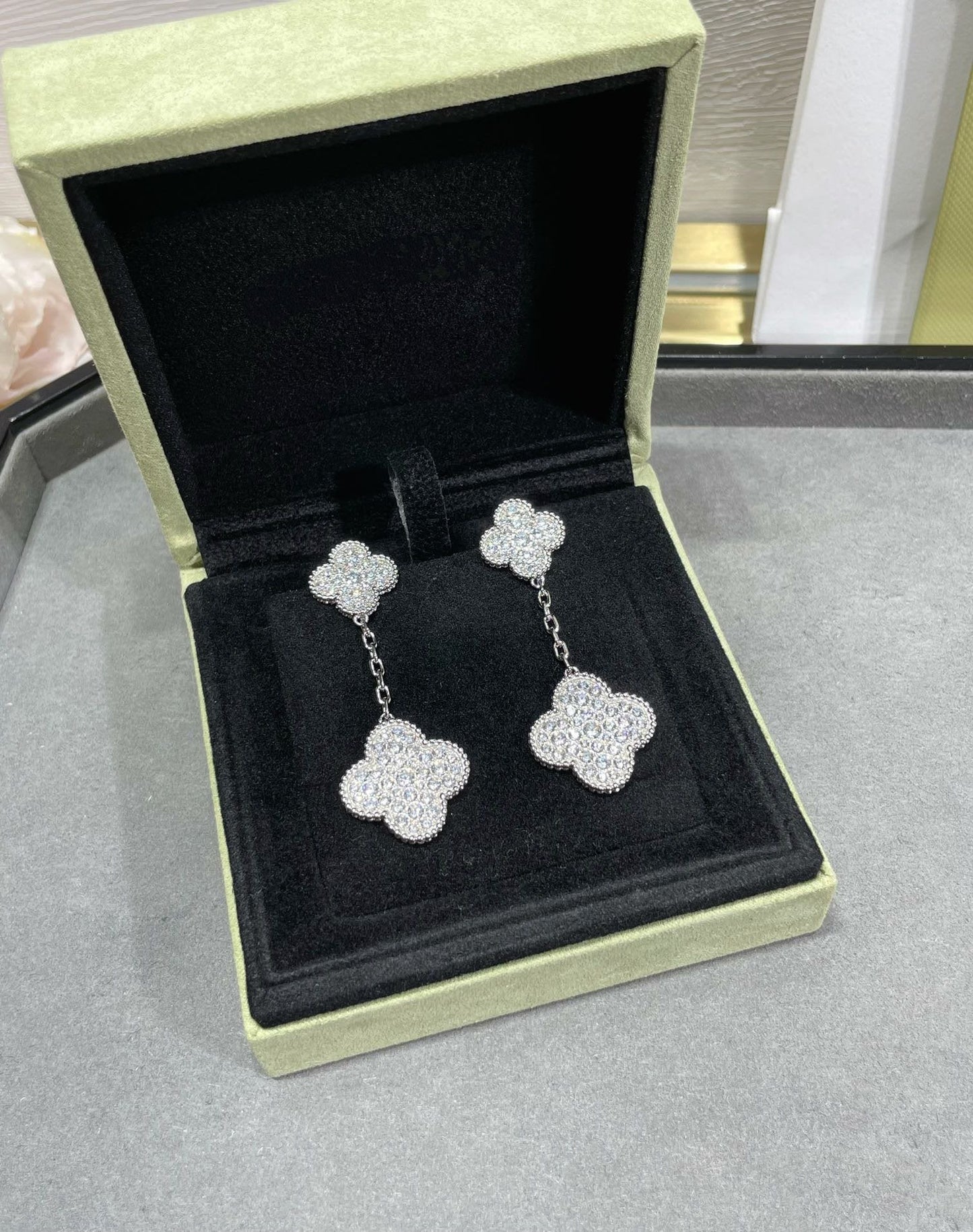[BLUE TEARS]CLOVER 2 MOTIFS DIAMOND PAVED SILVER EARRINGS
