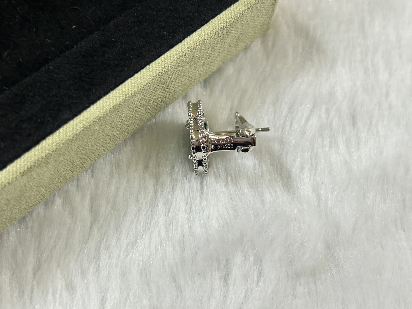 [BLUE TEARS]CLOVER PIETERSITE MEDIUM STUD EARRINGS
