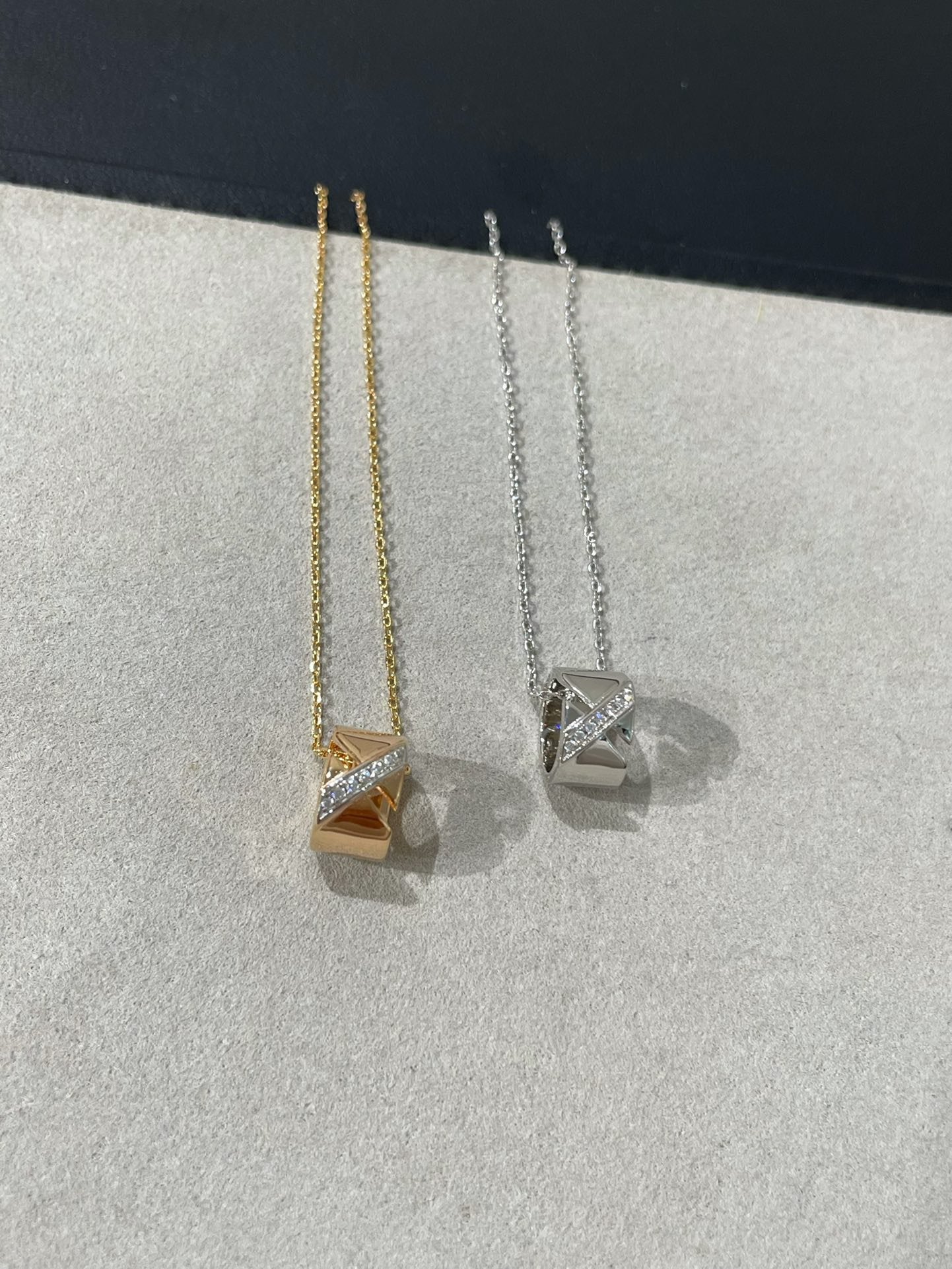 [BLUE TEARS]LIENS EVIDENCE DIAMOND NECKLACE
