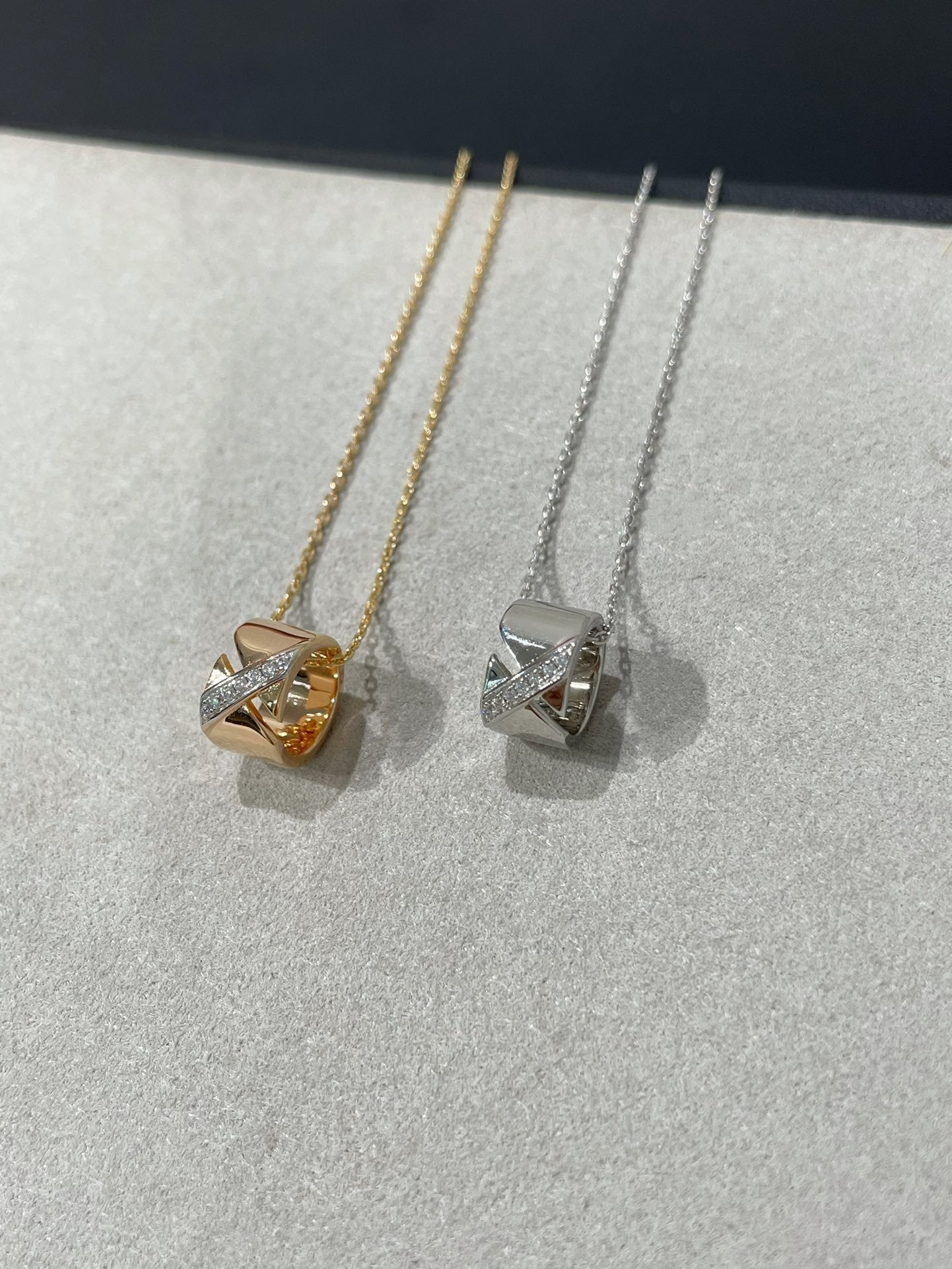 [BLUE TEARS]LIENS EVIDENCE DIAMOND NECKLACE