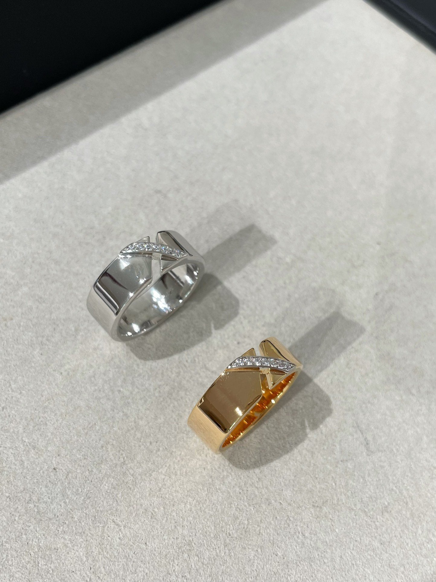 [BLUE TEARS]LIENS EVIDENCE DIAOMOND RING