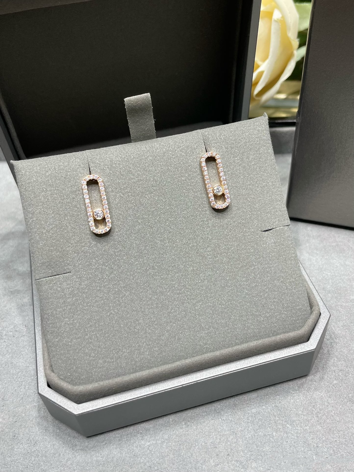 [Blue Tears Jewelry]MOVE UNO STUD DIAMOND PAVED EARRINGS
