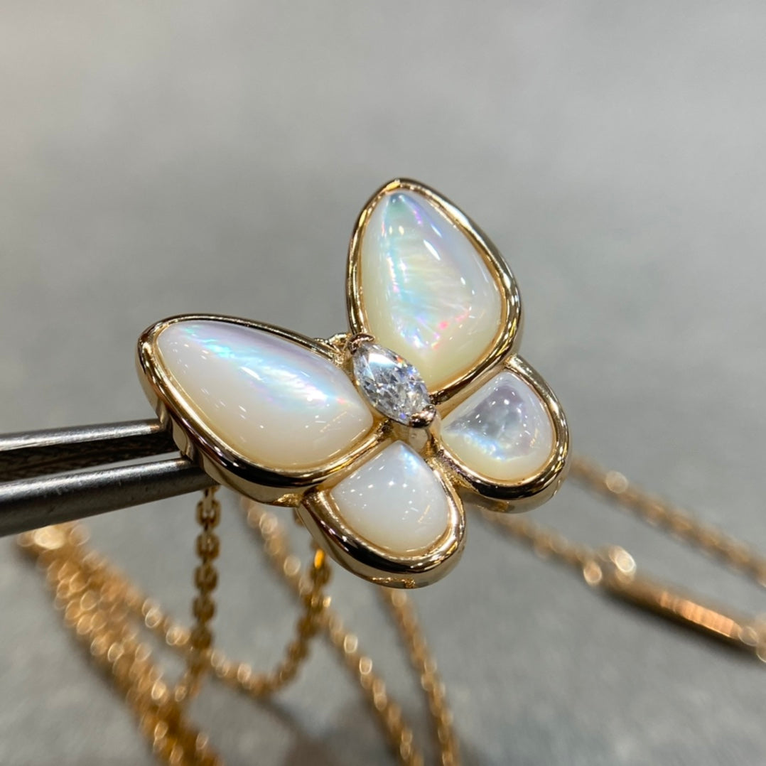 [BLUE TEARS]BUTTERFLY MOP DIAMOND NECKLACE