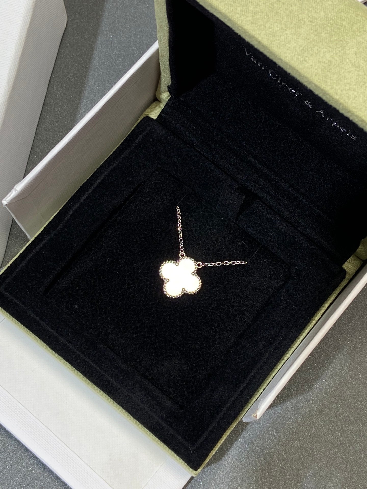 [BLUE TEARS]CLOVER MEDIUM SILVER WHITE MOP NECKLACE