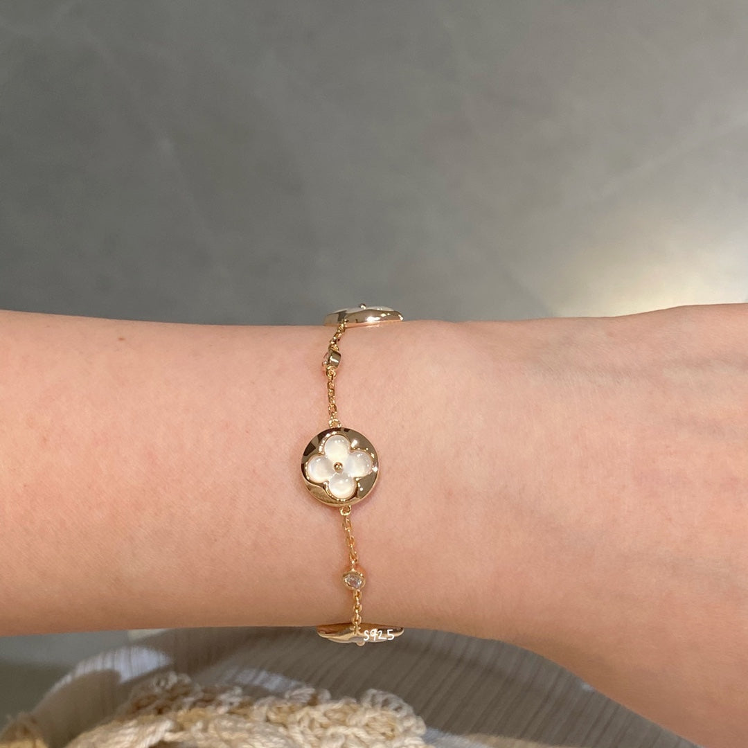 [BLUE TEARS]STAR AND SUN 4 MOTIF WHITE MOP PINK GOLD BRACELET