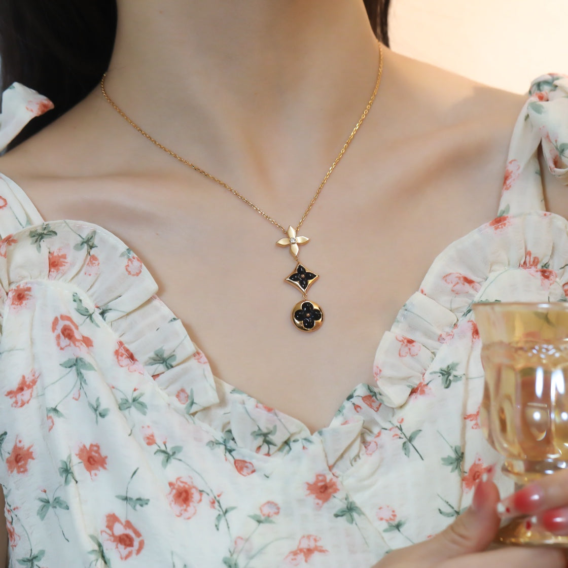 [BLUE TEARS]STAR AND SUN ONYX PINK GOLD NECKLACE