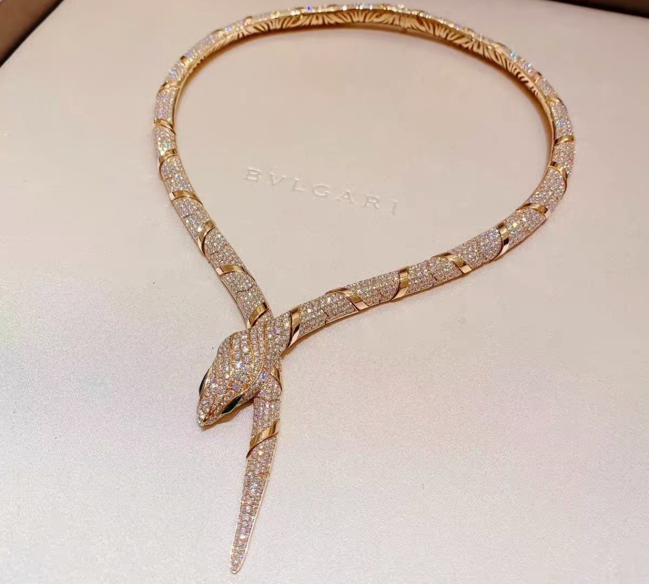 [BLUE TEARS  ]HAUTE COUTURE GOLD SERPENTI NECKLACE