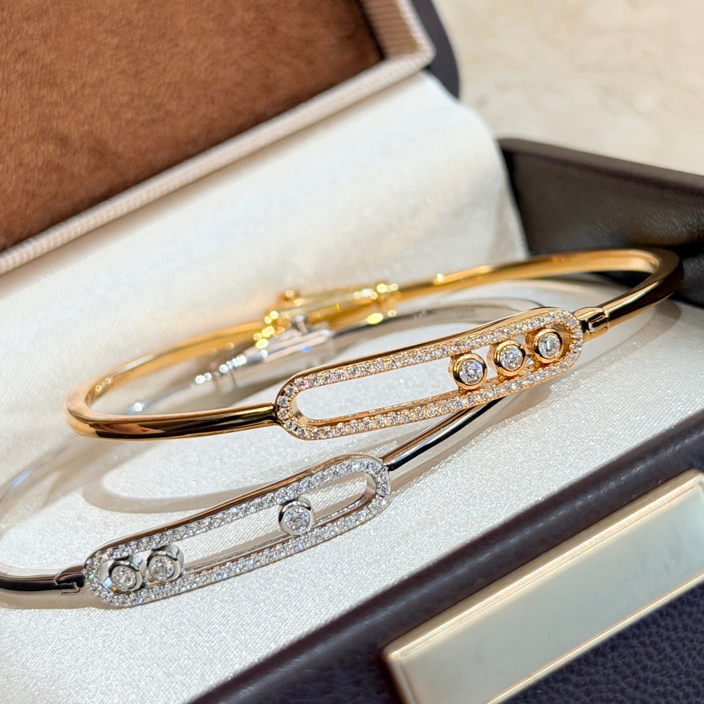 [Blue Tears Jewelry]Move Pav¨¦ Diamond Bangle Bracelet M
