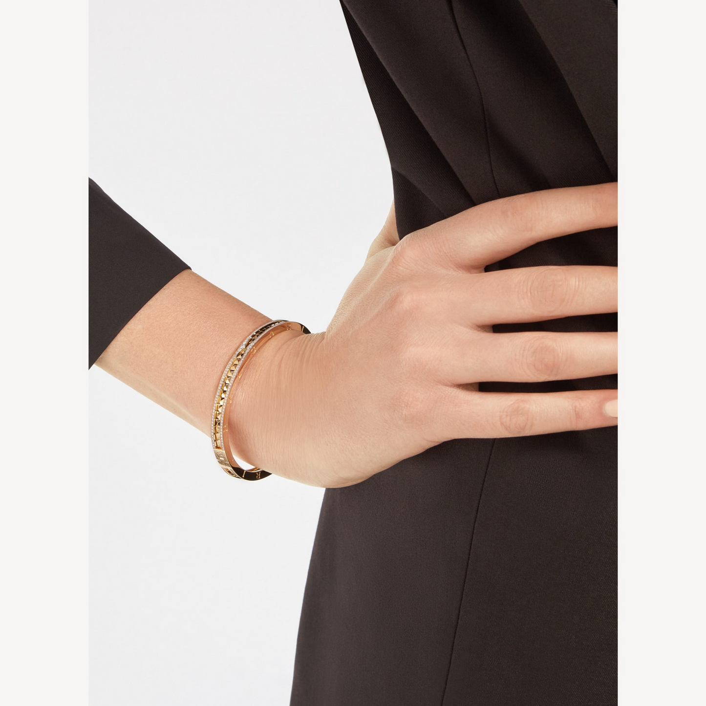 [BLUE TEARS]ZERO 1 SPIRAL AND PAVED DIAMOND GOLD BRACELET