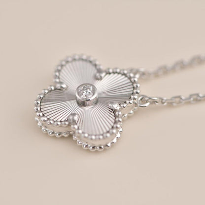 [BLUE TEARS]CLOVER  15MM DIAMOND LASER NECKLACE SILVER